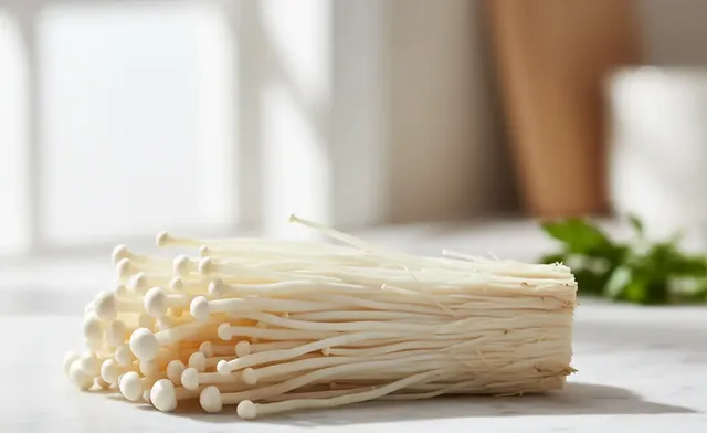 A Nutritional Breakdown of Enoki Mushrooms