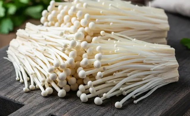 Unpacking the Rich Vitamin Profile of Enoki Mushrooms